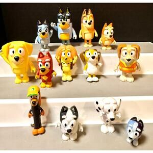 Bluey family & friends 13 figures dog puppy cartoons